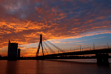 Als "flammende Sonnenbrnde" beschrieb einst ein Dichter die sommerlichen Abendhimmel im nrdlichen Baltikum. Vielleicht erleben Sie am Ankunftstag auch einen solchen.     /      latvia.travel